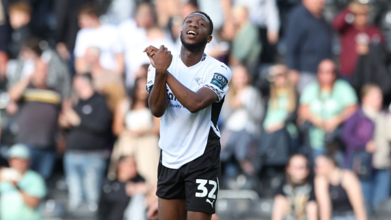 Miss der Saison: in England der Fußballer hat in einem leeren Tor kein Tor erzielt, als ihn niemand aufgehalten hat“ /></p>
<p>Aboo Adams hat eine unglaubliche Chance nicht verwandelt/Foto von Getty Images</p>
<p _ngcontent-sc115 class=