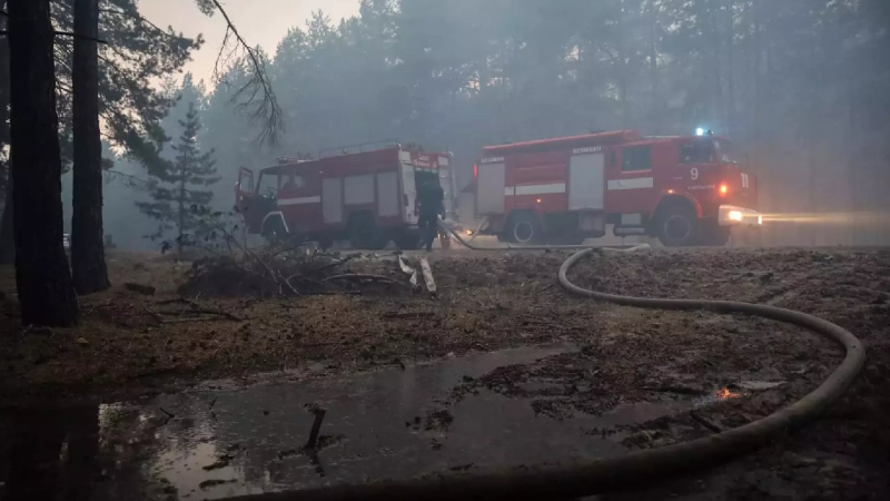 Waldbrand in der Region Poltawa hat 700 Hektar bedeckt, Menschen werden evakuiert