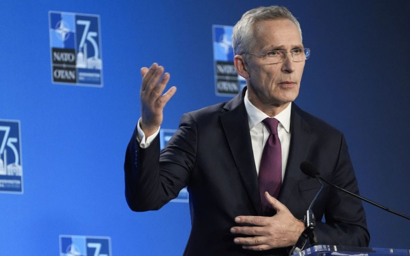 Wie man endet Krieg: Stoltenberg hat eine wichtige Aussage gemacht“ /></p>
<p><strong>Der schnellste Weg, einen Krieg zu beenden, ist, ihn zu verlieren. Dies werde aber keinen Frieden bringen, sagt Jens Stoltenberg.</strong></p>
<p>Der russische Präsident Wladimir Putin wird seine Pläne für die Ukraine und den Sieg im Krieg nicht ändern, es sei denn, die ukrainischen Streitkräfte erhalten mehr Waffen von ihren Verbündeten , das wird dem Diktator klar machen, dass er nicht bekommen wird, was er will.</p>
<p>Dies erklärte NATO-Generalsekretär Jens Stoltenberg in Brüssel während des Dialogs „Überlegungen zu einem schwierigen Jahrzehnt: Abschiedsgespräch mit NATO-Generalsekretär Jens Stoltenberg“, berichtet Interfax-Ukraine.</p>
<p>„Wir alle wollen, dass dieser Krieg endet. Der schnellste Weg, einen Krieg zu beenden, ist, ihn zu verlieren. Aber das wird keinen Frieden bringen. Es wird die russische Besatzung bringen. Heute glaubt Präsident Putin, dass er seine Ziele auf dem Schlachtfeld erreichen kann.“ Und Er glaubt, dass er uns abwarten kann. Deshalb führt er seinen brutalen Krieg weiter“, erklärte Stoltenberg.</p>
<p>Er betonte auch, dass es unmöglich sei, Putins Meinung zu ändern.</p>
<p >„Aber ich glaube, dass wir seine Berechnungen ändern können: Indem wir der Ukraine mehr Waffen geben, können wir Putin klar machen, dass er nicht mit Gewalt erreichen kann, was er will, und zwar zu einem solchen Preis, dass er die Ukraine als Waffengewalt akzeptieren muss.“ souveräner demokratischer Staat“, sagte Stoltenberg.</p>
<pLaut Stoltenberg ist die Wahrscheinlichkeit, dass Frieden und ein Ende des Krieges erreicht werden, umso größer, je mehr Waffen der Westen an die Ukraine liefern kann.</p>
<p>„Und je zuverlässiger unsere langfristige militärische Unterstützung ist, „Je schneller der Krieg endet“, sagte Präsident Selenskyj, „die Minsker Vereinbarungen nach der ersten russischen Invasion im Jahr 2014 haben keinen Frieden gebracht“, sagte Präsident Selenskyj Starke Sicherheitsgarantien für dauerhaften Frieden.</p>
<p>Stoltenberg ist auch davon überzeugt, dass es „keine starke Sicherheit für die Ukraine ohne NATO-Mitgliedschaft geben kann“. Die Ukraine wird beitreten“, sagte er.</p>
<p>Erinnern Sie sich daran, dass der Kreml zuvor die Aussage von NATO-Generalsekretär <strong>Jens Stoltenberg</strong> zu den Angriffen auf Russland kommentierte. Sehend und unprofessionell, die Aussagen des Diktators Putin zu den Folgen von Angriffen westlicher Waffen auf Russland nicht zu akzeptieren.</p>
<h4>Ähnliche Themen:</h4>
<p>Weitere Nachrichten</p>
<!-- relpost-thumb-wrapper --><div class=