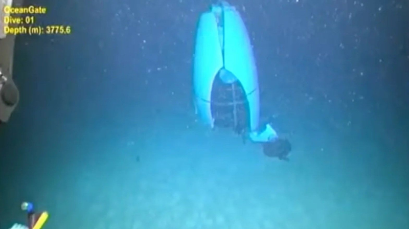 Das erste Foto von Das versunkene Schiff wurde nach der Explosion in der Nähe des Bathyscaphe „Titanic“ veröffentlicht Nach wiederholten Anfragen des Versorgungsschiffs nach Tiefe und Gewicht des U-Bootes ging die Verbindung verloren.</p>
<p>Polar Prince schickte dann wiederholt Nachrichten mit der Frage, ob das Schiff es auf dem Borddisplay sehen könne – die letzte Antwort der Titan war „Alles ist gut.“</p>
<p>Tony Nissen, ehemaliger Chief Engineering Officer von Oceangate, äußerte sich ebenfalls bei der Anhörung, wo Er sagte, er sei „nicht überrascht, dass das Tauchboot dort versagt hat, wo es versagt hat.“</p>
<p>In seiner Aussage behauptete Nissen, dass er bei der Beobachtung eines der getesteten Modelle eine „schnelle Dekompression“ gesehen habe, von der er, wie er sagte, kaum etwas wisse, außer dass es „zwei andere Modelle gab, die sie zuvor getestet hatten“. </p>
<p>Der frühere Direktor behauptet, er habe Brian Spencer, dem CEO des mit dem Bau des Rumpfes beauftragten Unternehmens, gesagt, dass das Design „nicht dem Standard entsprach“. Laut Nissen war Spencer jedoch „nicht bereit, irgendetwas an dem zu ändern, was er getan hatte.“</p>
<p>Das Titan-U-Boot wurde auch nicht offiziell von der Classification Society klassifiziert, der Organisation, die für die Aufrechterhaltung technischer Standards für das U-Boot zuständig ist Betrieb und Bau von Schiffen, was laut Nissen teilweise auf die damit verbundenen Kosten und die damit verbundene Zeit zurückzuführen sei.</p>
<p>Als er von Rush sprach, behauptete er: „Eines Tages weinte er an meiner Schulter und sagte, es würde zu lange dauern, dass es zu teuer ist, es ist lächerlich, es erstickt die Innovation.“</p>
<p>Erinnern Sie sich daran, dass <strong>die Spieler Tausende von Dollar verdient haben</strong>, indem sie gegen das Überleben der Besatzung des Titan-U-Boots gewettet haben. Die Leute haben mindestens 300.000 US-Dollar gewettet.</p>
<h4>Verwandte Themen:</h4>
<p>Weitere Neuigkeiten</p>
<!-- relpost-thumb-wrapper --><div class=