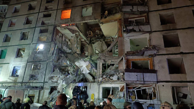 Explosionen in Charkow: Russland hat ein Hochhaus getroffen, es gibt Tote , 35 Verletzte“ /></p>
<p>Foto: Kharkiv OVA</p>
<p><img decoding=
