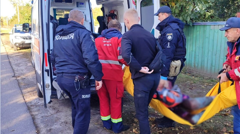 Drei Menschen wurden verletzt: In der Region Tschernihiw explodierte eine Granate in einem Privathaus“ /></p>
<p>Foto: Staatliche Verwaltung der Nationalen Polizei in der Nähe der Region Tschernihiw</p>
<p><img decoding=