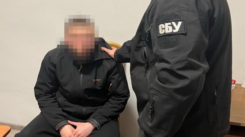 Sie spionierten die Bewegung der Ausrüstung der ukrainischen Streitkräfte in der Bukowina aus : Die SBU hat russische Agenten festgenommen bei der Durchsuchung ihrer Telefone wurden Beweise für kriminelle Aktivitäten zugunsten der Russischen Föderation gefunden.</p>
<p>Der FSB-Agent wurde gemäß Teil 2 der Kunst für verdächtig erklärt. 111 des Strafgesetzbuches (Hochverrat im Rahmen des Kriegsrechts) und sein Komplize — gemäß Teil 3 der Kunst. 114-2 (unerlaubte Verbreitung von Informationen über die Bewegung, Bewegung oder den Standort der Streitkräfte der Ukraine).</p>
<p>Beide Angeklagte sind jetzt in Haft.</p>
</p>
<p>< /p></p>
<!-- relpost-thumb-wrapper --><div class=