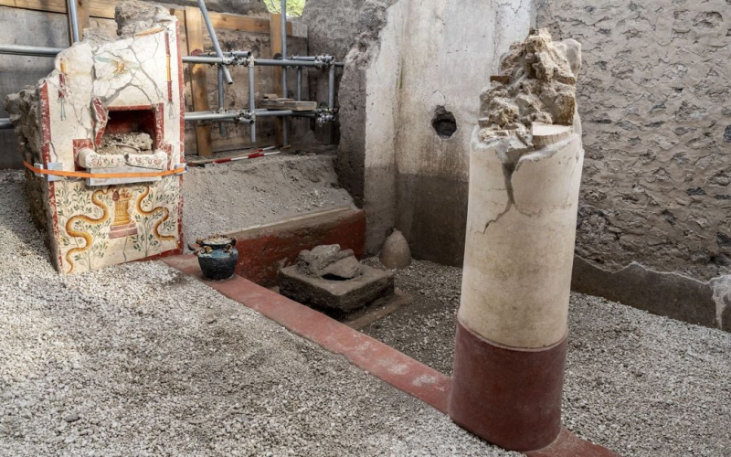 Archäologen haben ein einzigartiges Haus aus dem 1. Jahrhundert mit Fresken erotischer Szenen ausgegraben: Foto