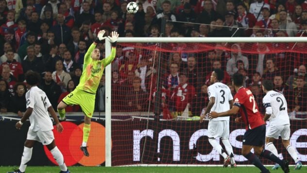 Real verlor in der Champions League gegen Lille: Lunin parierte doppelt, verfehlte aber Elfmeterpunkt“ />< /p> </p>
<p>Real Madrid verlor im Zweitrundenspiel der UEFA Champions League der Saison 2024/25 gegen das französische Lille.</p>
<p>Spiel Lille — Real Madrid fand im Stade Pierre-Mauroy in der französischen Stadt Villeneuve-d’Asc statt und endete mit einem 1:0-Sieg für die Gastgeber.</p>
<h2>Lille — Real Madrid: Wie das Spiel lief</h2>
<p>Lille war kurz davor, das Spiel mit einem Field Goal in Führung zu bringen, aber<strong>Andrey Lunin rettet sein Tor nach Schüssen von <strong>Jonathan David</strong> innerhalb weniger Sekunden zweimal. Zuerst schlug der Kanadier seinen Kopfball ins untere Toreck, doch der Ukrainer parierte.</p>
<p>Jetzt schauen sie zu </p>
<p>Dann bekam David erneut den Ball mit einem Abpraller, doch dieses Mal parierte Lunin — Er zog das Projektil mit der Hand.</p>
<p>In der 43. Minute hatte der französische Klub Anspruch auf einen Strafstoß, nachdem der Schiedsrichter vom VAR überzeugt war, dass der erstklassige Mittelfeldspieler <strong>Eduardo Camavinga</strong> warspielte mit der Hand im eigenen Strafraum.</p>
<p>Infolgedessen konnte Lunin den Schuss nicht ausführen, der von David erfolgreich umgewandelt wurde.</p>
<p>Die zweite Hälfte des Spiels verging ohne Ziele. Carlo Ancelotti versuchte in der zweiten Halbzeit, den Spielverlauf zu ändern, indem er <strong>Luka Modric</strong> und <strong>Kylian Mbappe</strong> einwechselte, aber Lille widerstand dem Ansturm des königlichen Klubs.</p >
<h2>Lille &#8212 ; Real: Mannschaftsaufstellungen</h2>
<ul>
<li><strong>Lille:</strong> Chevalier, Santos, Diakite, Bakker (Meunier, 88), Alexandro, Gudmundsson, Cabella (Sagraoui, 72), Bouaddi , Andre, Zhegrova, David.</li>
<li><strong>Real:</strong> Lunin, Rüdiger, Militao (Mbappe, 57), Mendy (Garcia, 46), Carvajal, Valverde, Camavinga (Güller, 67 ), Tchuameni, Vinicius, Bellingham, Endric (Modrić, 57).</li>
<li><strong>Tore:</strong> David, 45+3, (Stift)</li>
</ul>
<p > Nach zwei Runden der Champions League haben Lille und Real Madrid jeweils drei Punkte. In der nächsten Runde empfängt Madrid zu Hause Borrussia Dortmund und der französische Klub muss nach Madrid reisen, um gegen Atlético zu spielen.</p>
</p></p>
<!-- relpost-thumb-wrapper --><div class=