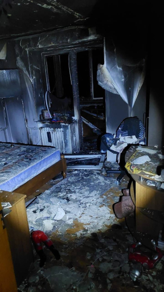 Shahed landete in einem Hochhaus in Tschernomorsk: Wohnungen auf drei Etagen brannten“ /></p >Foto: Odeska OVA </p>
<p><img decoding=