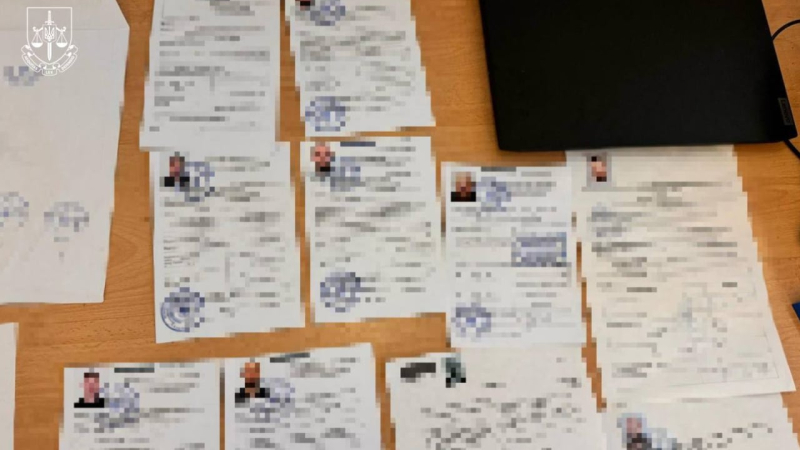 40 Millionen UAH durch Wehrdienstverweigerer verdient: SBU deckt eine kriminelle Gruppe auf