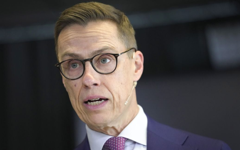 Der finnische Präsident gab eine Erklärung zur Bildung der „NATO 3.0“ ab: Was sind ihre Aufgaben?“ /></p>
<p><strong>Alexander Stubb kündigte eine Rückkehr zur ursprünglichen Abschreckungsrolle der NATO an sollte als mächtiges Militärbündnis auftreten</strong></p>
<p>Unter modernen geopolitischen Bedingungen kehrt die NATO zu ihrer ursprünglichen Aufgabe zurück, für die sie geschaffen wurde. Es geht um Abschreckung und Abwehr von Bedrohungen aus dem Osten, vor allem aus Russland.</p>
<p>Das sagte der finnische Präsident Alexander Stubb auf einer Pressekonferenz im Anschluss an ein Treffen mit dem Generalsekretär der Allianz, Mark Rutte, berichtet Ukrinform.</p>
<p> > </p>
<p>Stubb merkte an, dass die NATO nun in beide Richtungen arbeite – sowohl zur Abschreckung als auch zur Verteidigung.</p>
<p>„<strong>Ich bin überzeugt, dass wir jetzt die Entstehung der „NATO 3.0“ erleben.“</strong>Wir kehren zur ursprünglichen Rolle der Abschreckung zurück, die die NATO als mächtiges Militärbündnis übernehmen sollte, wenn die Bedrohung aus dem Osten, vor allem aus Russland, kommt. Wir haben innerhalb des Bündnisses ein gemeinsames Verständnis hinsichtlich der Sicherheitsherausforderungen, und es ist sehr wichtig, dass wir jetzt in beide Richtungen arbeiten – sowohl in die Abschreckung als auch in die Verteidigung“, sagte der finnische Präsident.</p>
<p>Stubb wies auch darauf hin Der Staat beteiligt sich aktiv an Solidaritätsmaßnahmen und der Verbesserung der NATO-Kommandostrukturen. Insbesondere wird Finnland zusammen mit den Vereinigten Staaten und den nördlichen Verbündeten Teil des gemeinsamen Kommandos des Bündnisses in Norfolk sein und als Teil seiner Streitkräfte eine leistungsstarke Bodenkomponente schaffen Darüber hinaus arbeitet der Staat zusammen mit Schweden an der Schaffung einer fortgeschrittenen Bodengruppe, um die Nordflanke des Blocks zu stärken.</p>
<p>„Dank der Macht unseres Militärs.“ werden Lieferanten und keine Konsumenten von Sicherheit sein</strong>. Und wir sehen, dass viele verbündete Länder den großen Wunsch haben, uns dabei zu helfen“, sagte der finnische Staatschef.</p>
<p>Erinnern Sie sich daran, dass das NATO-Kommando beschlossen hat, ein neues Hauptquartier der Bodentruppen in Nordeuropa zu errichten Als Standort wurde die finnische Stadt Mikkeli ausgewählt, etwa 110 km von der Grenze zu Russland entfernt.</p>
<p><u><strong>Lesen Sie auch:</strong></u></p>
<h4> Ähnliche Themen:</h4>
<p>Weitere Neuigkeiten</p>
<!-- relpost-thumb-wrapper --><div class=