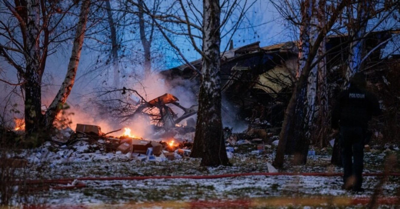 Ein Flugzeug stürzte auf ein Haus in Litauen: Wer war an Bord und was ist über die Opfer bekannt