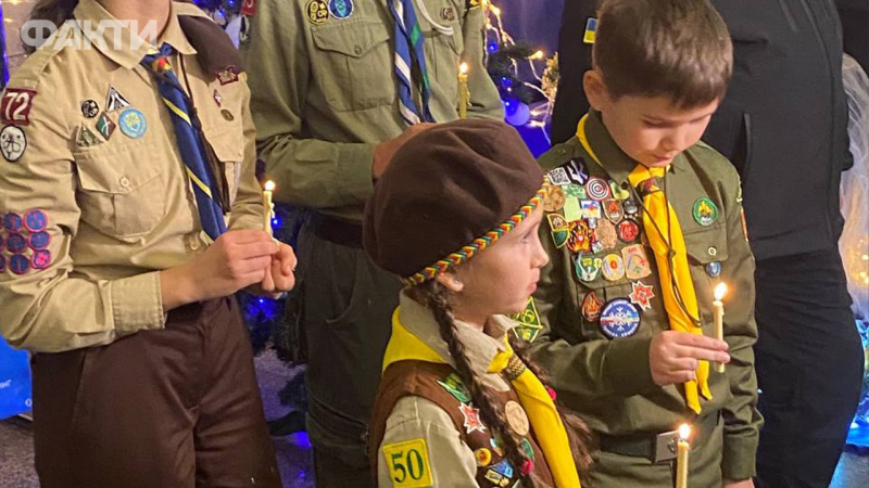 Das Feuer des Friedens von Bethlehem wurde in die Ukraine gebracht