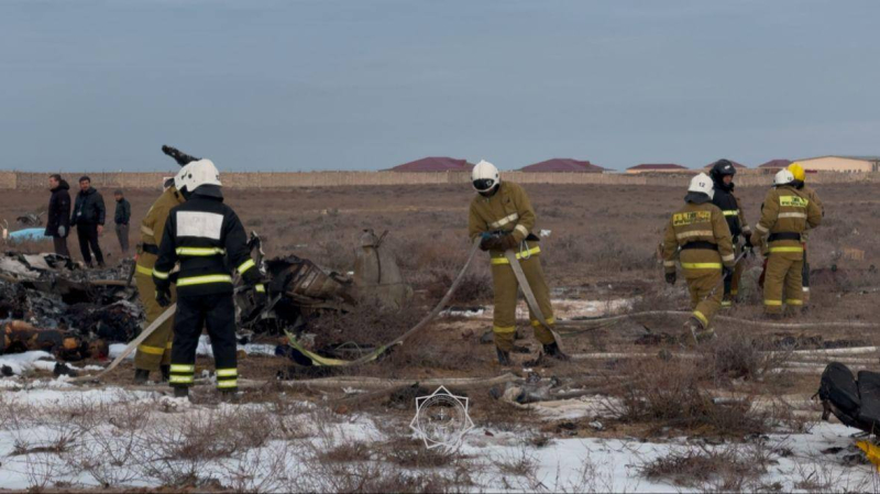 Flugzeugabsturz in Kasachstan: Alles, was bekannt ist, warum die Russische Föderation beteiligt ist und wie die Ermittlungen weitergehen 