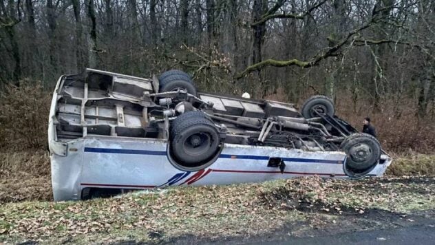 Ein Bus kippte in Transkarpatien um, neun Passagiere wurden ins Krankenhaus eingeliefert