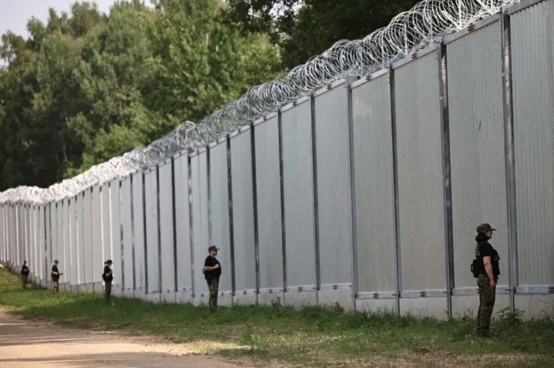 Polen hat geantwortet, wann es die Verstärkung der Mauer an der Grenze zu Weißrussland abschließen will