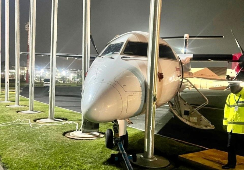 Der Flugzeugpilot vergaß, am Flughafen die Bremse zu betätigen: So endete es (Foto)