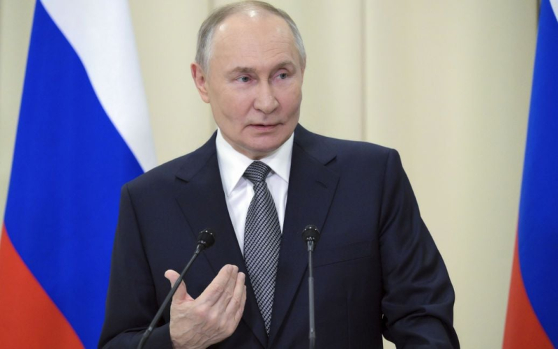 Putin ein Land benannt, das eine Plattform für Verhandlungen werden könnte“ /></p>
<p><strong>Präsident des Aggressorstaates glaubt, dass die Slowakei eine „neutrale Position“ einnimmt zum Krieg in der Ukraine.</strong></p>
<p>Bei einem Besuch in Moskau bot der slowakische Ministerpräsident Robert Fico sein Land als Plattform für Friedensverhandlungen an.</p>
<p>Der Präsident der Die Russische Föderation gab dies Wladimir Putin bei einem Briefing nach dem Gipfeltreffen der Eurasischen Wirtschaftsunion bekannt, das von russischen Propagandisten übertragen wurde.</p>
<p>„Er sagte, wenn es zu Verhandlungen käme, würden sie seinem Land gerne eine Plattform bieten.“ solche Verhandlungen zu führen“, sagte der Präsident des Aggressorstaates.</p>
<p>Putin stellte fest, dass die Slowaken seiner Meinung nach eine „neutrale Position“ einnehmen, und bezeichnete diese Option als „akzeptabel“.</p>
<p>Erinnern Sie sich daran am 22. Dezember Der slowakische Ministerpräsident Robert Fico führte in Moskau Gespräche mit Kremlchef Wladimir Putin. Nach einem Gespräch mit dem Präsidenten des Aggressorstaates sagte er, sein Treffen sei eine Reaktion auf die Erklärung des ukrainischen Präsidenten Wladimir Selenskyj, „jeden Gastransit“ durch die Ukraine zu stoppen und Sanktionen gegen das russische Atomprogramm zu verhängen.</p>
<h4 >Verwandte Themen:</h4 >Weitere Neuigkeiten</p>
<!-- relpost-thumb-wrapper --><div class=