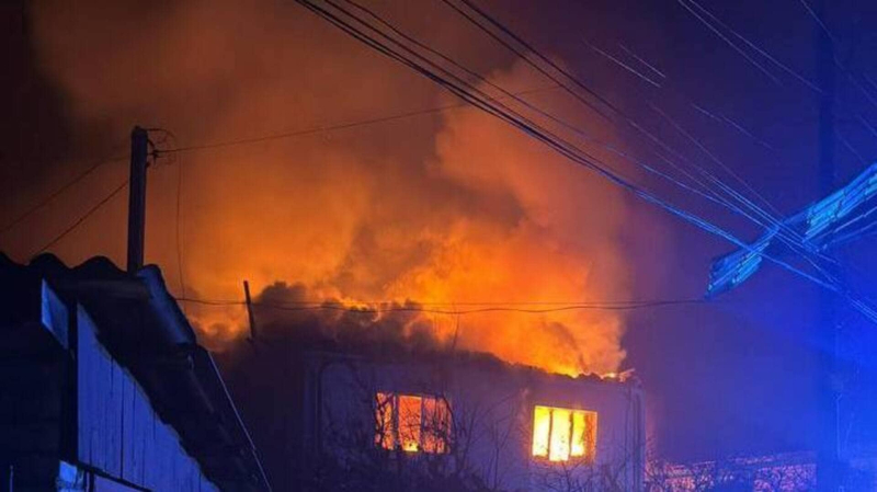 Explosionen in der Region Kiew: In zwei Häusern brachen Brände aus , es gibt 