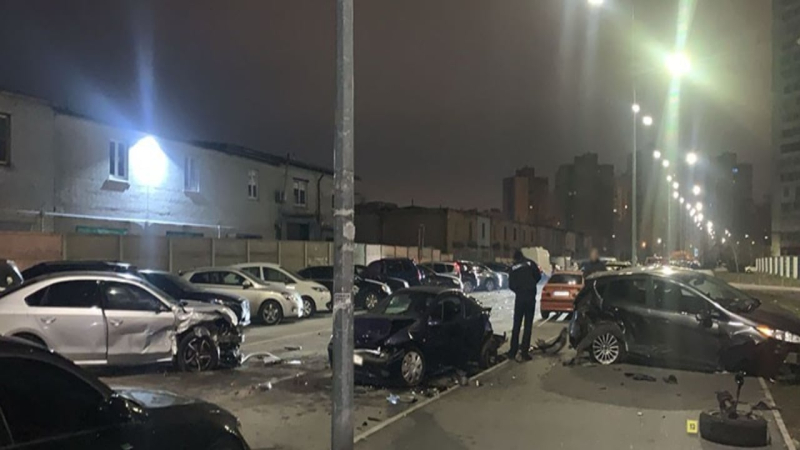 In Kiew hat ein betrunkener Volkswagen-Fahrer sieben Autos gerammt, es gibt Verletzte