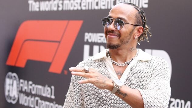 Erstmals in Rot: Hamilton postet Foto im Ferrari-Overall