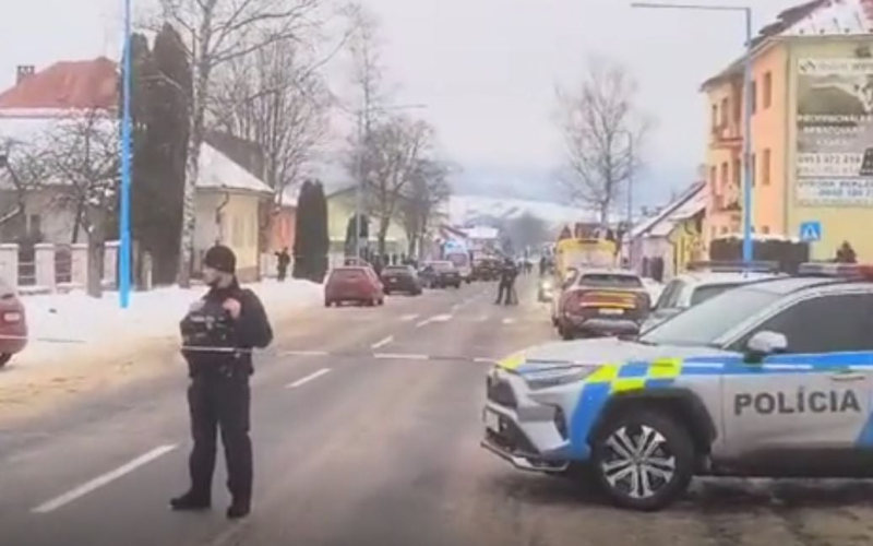 Zwei Menschen starben infolge eines Angriffs in der Schule