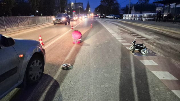 Unfall in Varash: Ein Auto überfuhr eine Mutter mit Kinderwagen, ein ein Monat altes altes Kind gestorben