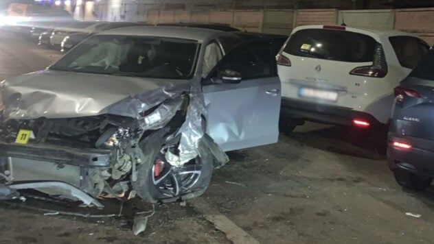 In Kiew rammte ein betrunkener Volkswagen-Fahrer sieben Autos, einige wurden verletzt