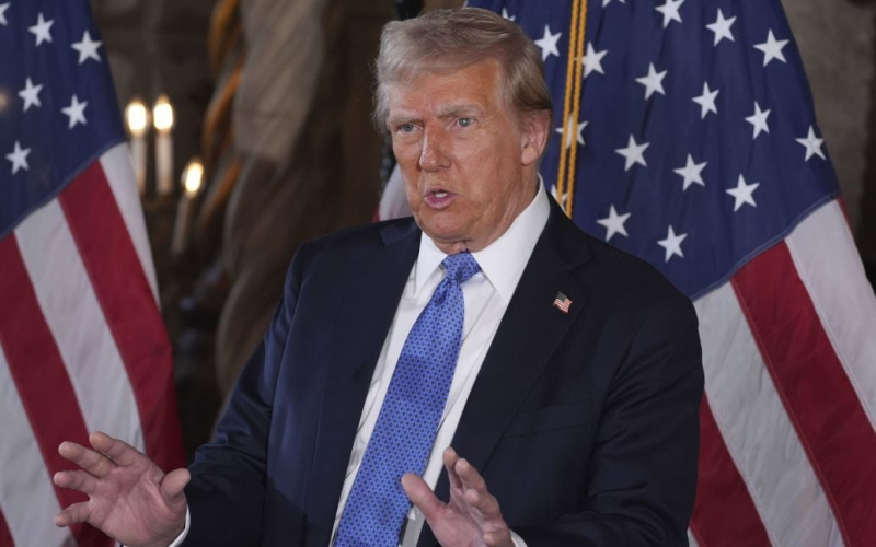 Trump veröffentlichte eine Karte, auf der die Vereinigten Staaten mit Kanada vereint sind“ /></p>
<p><strong>Auf der von Trump veröffentlichten Karte ist Kanada eingefärbt Es hat die gleichen Farben wie die Vereinigten Staaten und wird als Teil der Vereinigten Staaten bezeichnet.</strong></p>
<p>Der neu gewählte US-Präsident Donald Trump veröffentlichte eine Karte, auf der die Vereinigten Staaten mit Kanada verschmolzen sind. Beide Länder auf der Karte hatten die gleiche Farbe und Trump bezeichnete sie als Teil der Vereinigten Staaten.</p>
<p>Sie wurden im sozialen Netzwerk Truth Social veröffentlicht.</p>
<p>Trump veröffentlichte zwei Karten: Das erste zeigt die Vereinigten Staaten mit der Flagge und dem Territorium Kanadas, signiert mit „Oh Canada!“. Auf der zweiten Karte sind die USA und Kanada in derselben Farbe ohne Beschriftungen dargestellt.</p>
<p><img decoding=