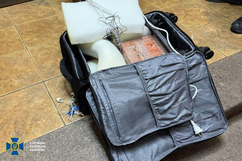 Planung eines Terroranschlags im Zentrum von Kiew: SBU nahm Mädchen mit 7 kg Sprengstoff in ihrer Tasche fest