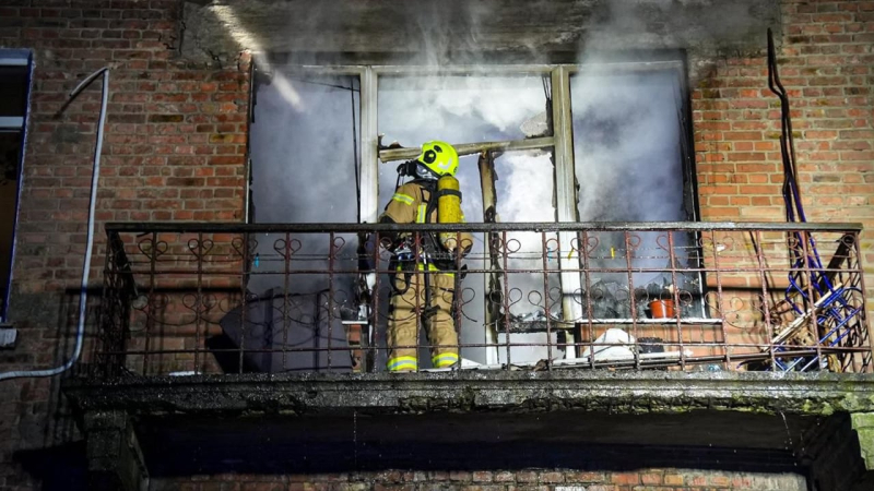 Brand in Kiew: 5 Menschen gerettet und ins Frischwasser gebracht Luft 15 Menschen wurden herausgeholt