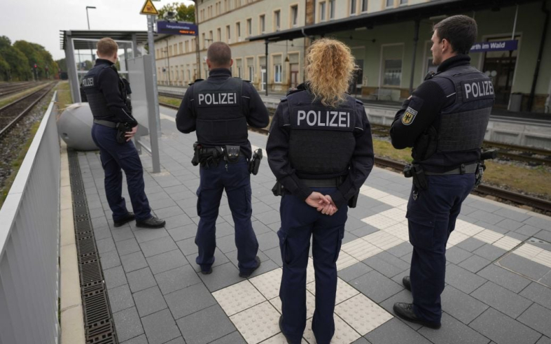 In München ist ein Auto in eine Menschenmenge gerast: viele Verletzte