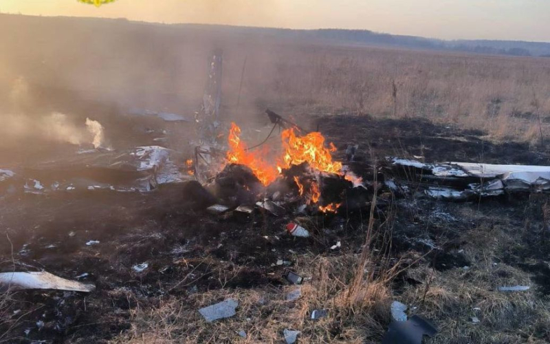 Ein Flugzeug ist in der Region Moskau abgestürzt: Es gibt Opfer (Video)