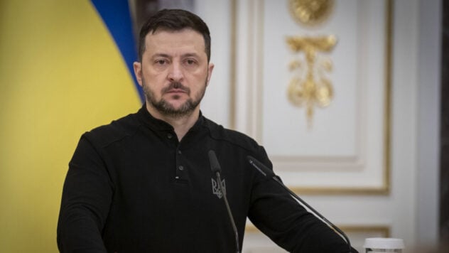 auf der Tabelle ist ein amerikanischer Cease-tags. — Dies sind große Angriffe mit Schockdrohnen, von denen die meisten schah. Dieser Iran lehrte Russland der Produktion solcher Drohnen. </p>
<p> <l2> Zelensky über die Angriffe Russlands in der Ukraine </H2> </p>
<p> als Präsident Wladimir Zelensky erklärte, heute haben mehr als ein Dutzend Drohnen unseren Kharkov getroffen — Eine der größten Städte der Ukraine. </p>
<p> Nach ihm sind gewöhnliche Häuser beschädigt, es ist bereits über acht verletzte Menschen bekannt, einschließlich — 12-jähriges Mädchen. </p>
<p> jetzt sehen sie </p>
<p> — Gewöhnliche ukrainische Städte: Kharkov, Sumy, Dnieper. Gewöhnliches Leben und russische Schläge, die niemals sein sollten, — Er machte auf die Aufmerksamkeit. </p>
<p> Nach Angaben des Präsidenten sollte kein einziges Land dies durchmachen. </p>
<blockquote>
<p> — Vor einem solchen Hintergrund ist es definitiv unangemessen und nutzlos, über den Schwächung des Drucks auf Russland, das Aufheben von Sanktionen und so weiter zu sprechen. Russland tötet täglich und verzögert diesen Krieg. Für einen halben Monat auf dem Tisch der amerikanische Vorschlag eines bedingungslosen Waffenstillstands — Sagte Zelensky. </p>
</blockquote>
<p> Es ist notwendig, Russland unter Druck zu setzen, um das Leben der Menschen zu bewahren, und die Diplomatie funktionierte schneller und vollständiger. Es wird kein Ergebnis ohne Druck auf Russland geben, dem Präsidenten der Ukraine zusammengefasst. </p>
</p></p>
<!-- relpost-thumb-wrapper --><div class=