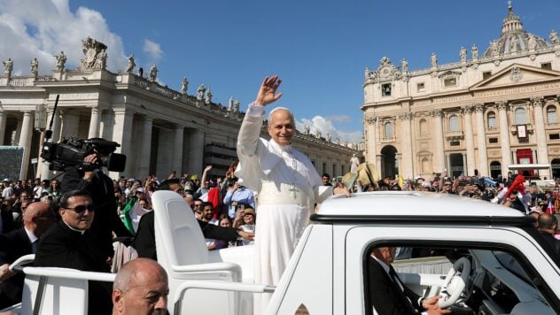 Pope XIV. — Er hält seine Amtseingangsmesse im Vatikan, zu dem sich Tausende von Gläubigen auf dem Platz des heiligen Petrus versammelten. </p>
<p> Dies wird von der Washington Post gemeldet. </p>
<h2> Einweihung des Papstes des römischen Löwen XIV </H2> </p>
<p> Also schlossen sich Tausende von Gläubigen den Kardinälen auf der Messe auf dem Platz des St. Peter, Bischöfe, königlichen Personen und hochrangigen Beamten, geleitet von Premierminister und Präsident von Italien, Vizepräsident von Jay Di Vance und Präsident Peru Dina Boloart an. Freude Ausrufe und Applaus und Glocken von Basilika. </p>
</p></p>
<!-- relpost-thumb-wrapper --><div class=