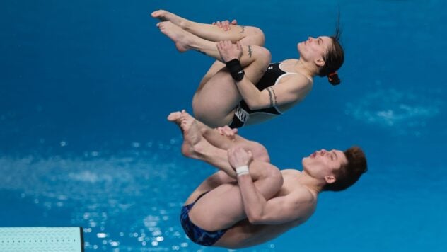 Das Nationalmannschaft des ukrainischen Wehschließers für Water Jumping für Water Jumping für Water Jumping