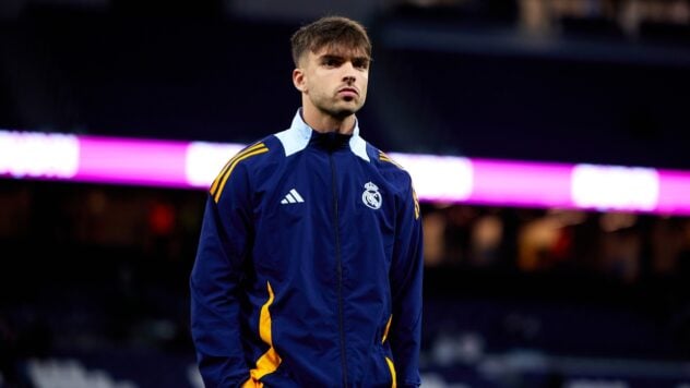 Spieler von Real Madrid wird beschuldigt, ein intimes Video mit einem intimierten Video zu verbreiten. <strong> Raul Asensio </strong> landete in der Mitte des lauten Sexskandals und Spaniens und kann ins Gefängnis gehen. Der Athlet wird beschuldigt, ein intimes Video mit einem minderjährigen Mädchen verbreitet zu haben. </p>
<p>Dies wurde von einer Reihe spanischer Medien berichtet, insbesondere von Mundo Deportivo und Cope. </p>
<h2> Asensio kann ins Gefängnis gehen. Entschädigung. </p>
<p> Jetzt sehen sie </p>
<p> Ansencio beschuldigt, dass er ein intimes Video mit der Teilnahme eines 16 -jährigen Mädchens verteilt hat.Der 22-jährige spanische Fußballer von Real besteht auf seiner Unschuld. </p>
<h2> Was war der Vorfall selbst im Juni 2023 in einem der Strandclubs des Gran-Canarius mit der Beteiligung der Jugendteams des cremigen Ferran Ruis, Andres Garcia und Juan Rodriguez und zwei Mädchen, einer von einem Minderjährigen. </p>
<p> Es wird berichtet, dass <strong> Asensio kein Teilnehmer an einem intimen Treffen </strong> war, aber auch ein Strafverfahren gegen ihn eingeleitet wurde. </p>
<p>Die Untersuchung ist der Ansicht, dass er ein intimes Video mit einem Minderjährigen von Rodriguez erhalten hat und über seinen illegalen Ursprung und die Bitte der Opfer, die Aufzeichnung zu entfernen, einen Dritten zeigte. </p>
<p> Nach einer Beschwerde der Mutter eines 16-jährigen Mädchens im September 2023 wurden Asensio und drei weitere Spieler im Trainingszentrum von Real festgenommen. Geheimnisse ohne Zustimmung und Verletzung des Privatlebens, Verteilungen und Senden eines Videos an Dritte ohne Zustimmung, Verwendung von Minderjährigen für pornografische Zwecke sowie bei der Aufbewahrung von Kinderpornografie. </p>
<p> Medien schreiben, dass zwei Mädchen, die auf dem Video erscheinen, einschließlich einer minderjährigen, diagnostizierten Post -traumatischen Belastungsstörung. Darüber hinaus bereitet ein erwachsenes Mädchen angeblich auch eine Klage vor. </p>
<p> Nach Artikel 197 des Strafgesetzbuchs Spaniens kann jede Person, die wegen Aufzeichnung und Verteilung eines direkten Videos mit Minderjährigen verurteilt wurde, von 3,5 bis 5 Jahren Gefängnis erhalten. </p>
</p>
</p>
<h3> real madridex-scandalfutbol</p>
<!-- relpost-thumb-wrapper --><div class=