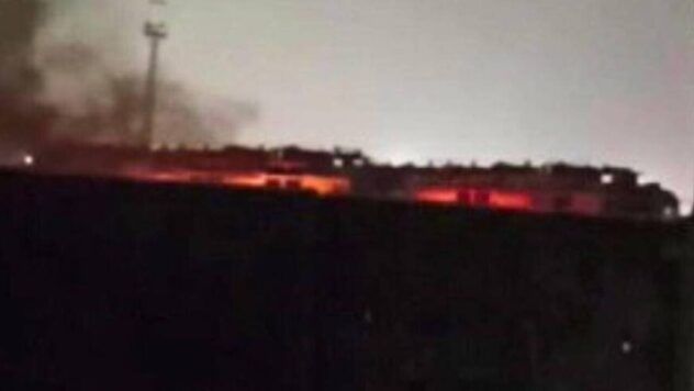 in Bryansk, Fire and Explosions auf dem Aird. Bryansk berichtete massiv über die hohen Explosionen, die über die Stadt donnerten, und über das Feuer im Bereich des örtlichen Flugplatzes. </p>
<p> über diese Ereignisse werden aktiv in sozialen Netzwerken geschrieben. </p>
<p> <l2> Explosionen in Bryansk 5. Juni: Was ist bekannt </H2> </p>
<p> Wie angegebene Augenzeugen, die ersten Explosionen wurden um 23:30 Uhr zu hören. Unmittelbar danach gab es Berichte über das Feuer in der Nähe des Flugplatzes. </p>
<p> nun einige russische Militärblogger (die sogenannten Militärkommissare) legen nahe, dass das Ziel des Angriffs die Installation des operativ-taktischen Raketensystems Iskander sein könnte, das sich nach ihren Angaben wahrscheinlich auf dem Territorium des Flugplatzes befand. </p>
<p> erschien später Informationen zu wiederholten Detonationen. Russische Militärkommissare bestätigen die Zerstörung der Iskander. </p>
<p> Zum Zeitpunkt der Veröffentlichung der Nachrichten der offiziellen Kommentare der russischen Behörden gab es keine Beamten. Gleichzeitig in lokalen Telegrammkanälen und unter den Militärkommissoren die Version des Drohnenangriffs auf den Flugplatz. </p>
<p> solche Vorfälle in Bryansk sind bereits aktiv aufgetreten. Aufgrund des engen Standorts der ukrainischen Grenze ist die Stadt wiederholt zum Gegenstand der Drohnenangriffe geworden. </p>
<p> Erinnern Sie sich daran, dass die SBU am 1. Juni einen großflächigen und beispiellosen Operation namens Web durchführte. Im Rahmen der Operation trafen FPV -Throne vier russische Luftbasis. Das Ziel war strategisches Flugzeug, das Russland für Streiks auf dem Territorium der Ukraine einsetzt. </p>
</p></p>
<!-- relpost-thumb-wrapper --><div class=