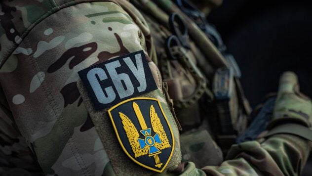 der drei Jahre des Gefängnisses, um das Auto zu untergraben, um das Auto zu untergraben. </p>
<p> der drei Agenten der Russischen Hauptdirektion der Geheimdienste wurden zu 15 Jahren Gefängnis verurteilt, weil er das Auto mit dem Militärpersonal der Streitkräfte der Ukraine in Kharkov untergräbt. Der ukrainische Krieger fand im Sommer 2024 statt. Infolge der Explosion erhielten die militärischen Streitkräfte schwere Verletzungen. </p>
<p> Nach der SBU wurden die Identität von vier Angreifern festgelegt. Strafverfolgungsbeamte haben sie festgenommen, als die Angeklagten einen neuen Befehl zur Bestellung nach Russland vorbereiteten. </p>
<p> Jetzt schauen sie </p>
<p> anWie in der SBU erwähnt, haben jetzt drei russische Agenten Haftstrafen erhalten. Sie stellten sich als Kharkov-Ingenieurprogrammistin heraus, ein ehemaliger militärischer und lokaler Arbeitsloser. </p>
<p> Der Prozess dauert jetzt, was den vierten Agenten des militärischen Geheimdienstes der Russischen Föderation betrifft. </p>
<p> Nach Angaben der SBU verfolgten sie den Platz eines ukrainischen Kriegers und legten eine hausgemachte explosive Struktur, wonach der Terroranschlag in Kharkov begangen wurde. </p>
<p>Danach bereiteten die Angeklagten einen weiteren Sprengstoff vor und versuchten, ihn in einem vorab ausgestatteten Cache zu verbergen. Die Strafverfolgungsbeamten haben sie jedoch festgenommen, indem sie eine neue Explosion verhindern. </p>
<p> Vor dem Gericht von drei Agenten der Russischen Föderation befunden sich in mehreren Artikeln des Strafgesetzbuchs der Ukraine für schuldig. Unter ihnen: </p>
<ul>
<li> h. 2 EL. 28, Teil 2 von Art. 111 (staatlicher Verrat, die unter dem Kriegsrecht durch frühere Verschwörung durch eine Gruppe von Personen begangen werden); </li>
<li> h. 2 EL. 258 (Terroristengesetz von vorläufiger Verschwörung durch eine Gruppe von Personen); </li>
<li> h. 1 EL. 263 (Akquisition, Trage, Lagerung und Übertragung von Sprengstoff und Sprengstoffgeräten ohne die gesetzlich vorgesehene Genehmigung); </li>
<li> h. 1 EL. 263-1 (illegale Herstellung von Sprengstoff und Sprengstoffgeräten); </li>
<li> h. 1, 3 EL. 436-2 (Rechtfertigung der bewaffneten Aggression der Russischen Föderation gegen die Ukraine, wiederholt begangen). </li>
</ul>
<p> Drei russische Militärindely -Agenten (besser bekannt als Gru), die ein militärisches Personal des Autos in die Luft gesprengt haben, erhielten 15 Jahre Haft mit Beschlagnahme von Eigentum. </p>
</p>
</p>
<h3> Verwandte Themen: <//H3> explosives Zradasbutheraractykharkov explosiv</p>
<!-- relpost-thumb-wrapper --><div class=