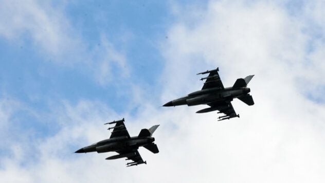 Norwegentransfers zu Ukrain zwei zweimal F-16 als versprach als veröffentlichen