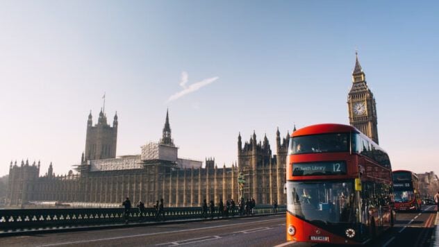 In Großbritannien wurde ein assistierter Tod für indist Körpern von der Legierung für indist Körpern von den Billig-Patienten zugelassen. Assistenz Tod für unheilbar kranke Menschen. </p>
<p> <l2> Assistenz Tod </h2>
<p> Die Rechnung erlaubt Menschen ab 18 Jahren, der bestätigt wird, dass sie weniger als sechs Monate haben und um Hilfe beim Sterben bitten. </p>
<p>Nach den aktualisierten Vorschriften wird die Entscheidung nicht mehr die Genehmigung von Gerichtsgerichten erfordern. Zwei Ärzte und eine Sonderkommission, die aus einem Psychiater, einem Sozialarbeiter und einem Anwalt besteht, sollten sich darauf einigen. Der Beschwerdeführer muss selbst ein tödliches Medizin einnehmen. </p>
<p> Jetzt beobachten sie bereits solche Praktiken, die bereits in mehreren Ländern gelöst wurden, insbesondere in Australien, Belgien, Kanada und einigen US -Bundesstaaten, obwohl die Bedingungen für die Unterstützung unterschiedlich sind. </p>
<p> Es ist wichtig, zwischen assistiertem Selbstmord zu unterscheiden, wenn eine Person tote Arzneimittel einnimmt, und der Sterbehilfe, in der das Arzneimittel das Medikament (zum Beispiel in die Niederlande) verwaltet. </p>
<p>Trotz der Komplexität des Themas neigen immer mehr Länder zur Idee einer rechtlichen Entscheidung, das Leben zu vervollständigen und das Recht auf anständigen Tod unter bestimmten medizinischen Umständen anzuerkennen. </p>
<p> <l2> Die Reaktion der britischen Gesellschaft </H2> </p>
<p> am Wahltag des Parlaments versammelte Demonstranten von beiden Seiten. Anhänger in Kleidung mit den Inschriften “ Kampagne für die Würde des Todes ” verlangt, das Recht der Patienten zu erkennen. </p>
<p> Gegner hielten Plakate mit Anrufen “ Verwandeln Sie NHS nicht in nationale Selbstmorde ”. </p>
<p> Die Regierungsposition war ebenfalls unterschiedlich: Premierminister Cyrus Starrer unterstützte die Gesetzesvorlage, während der Gesundheitsminister gegen die Straße stimmte. </p>
<p> Die Regierung versicherte, dass er den Willen des Parlaments erfüllen würde, obwohl die Konsequenzen zur Finanzierung des Gesundheitssystems, des Hospizes und des Justizsystems noch nicht berücksichtigt wurden. 2029.</p>
<!-- relpost-thumb-wrapper --><div class=