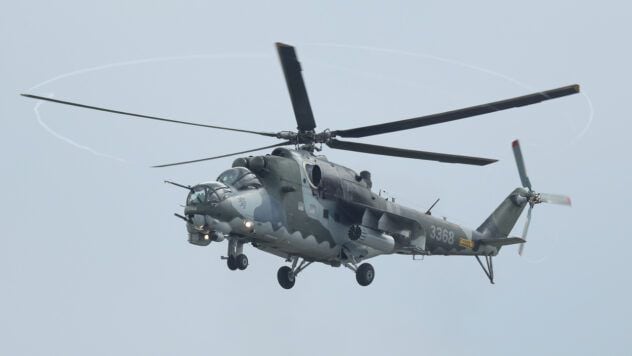Die belarussische Mi-24 wurde von der russischen Drone, der Russian-Drone, in der Leitung von ukraine. = 